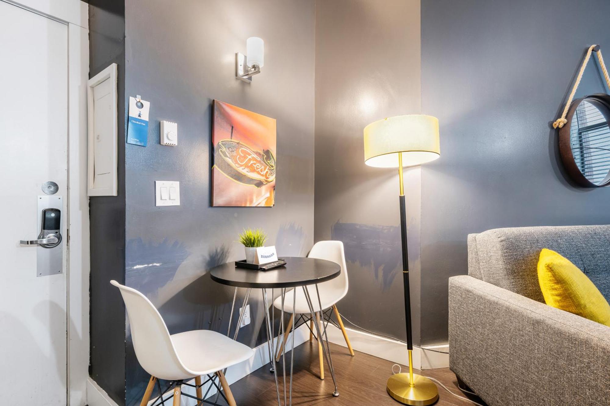Oxford Apartment By At Mine Hospitality Seattle Bagian luar foto