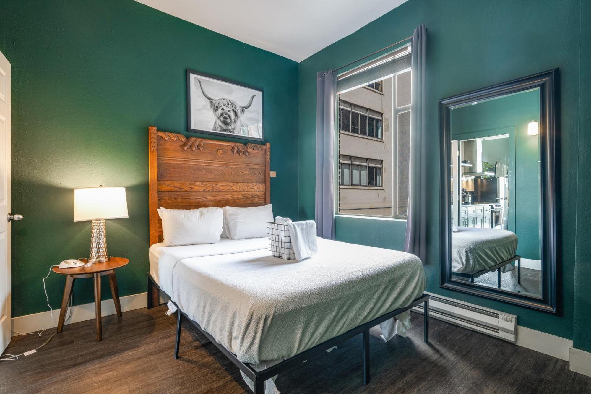 Oxford Apartment By At Mine Hospitality Seattle Bagian luar foto