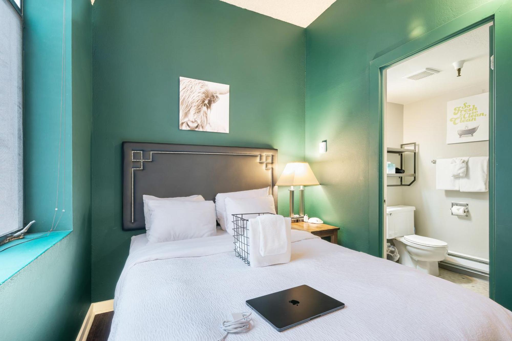 Oxford Apartment By At Mine Hospitality Seattle Bagian luar foto