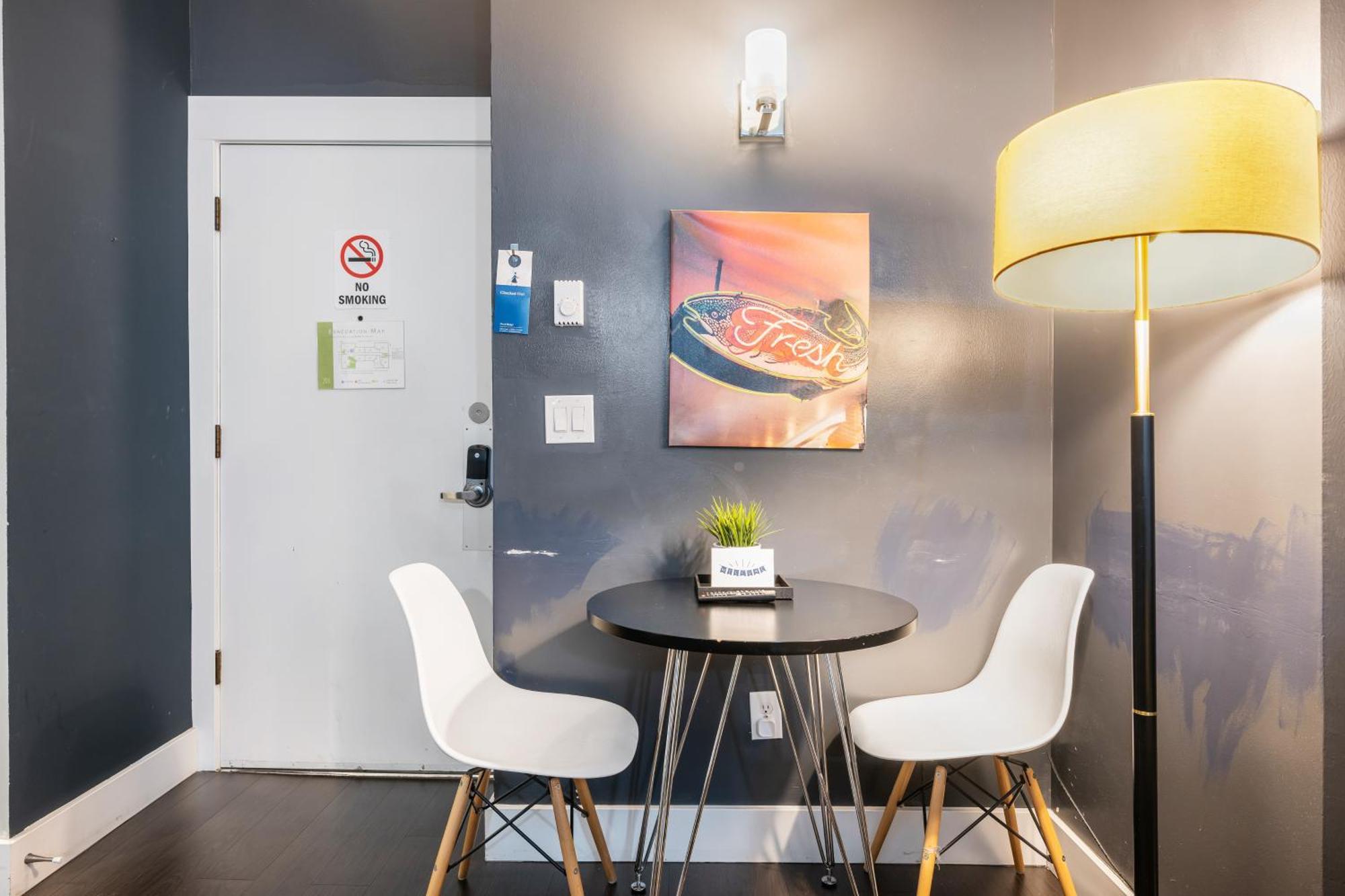 Oxford Apartment By At Mine Hospitality Seattle Bagian luar foto