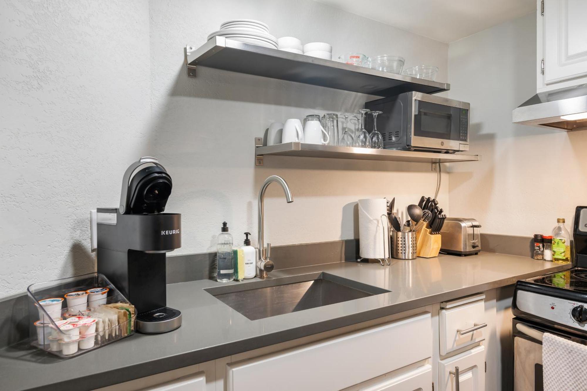 Oxford Apartment By At Mine Hospitality Seattle Bagian luar foto