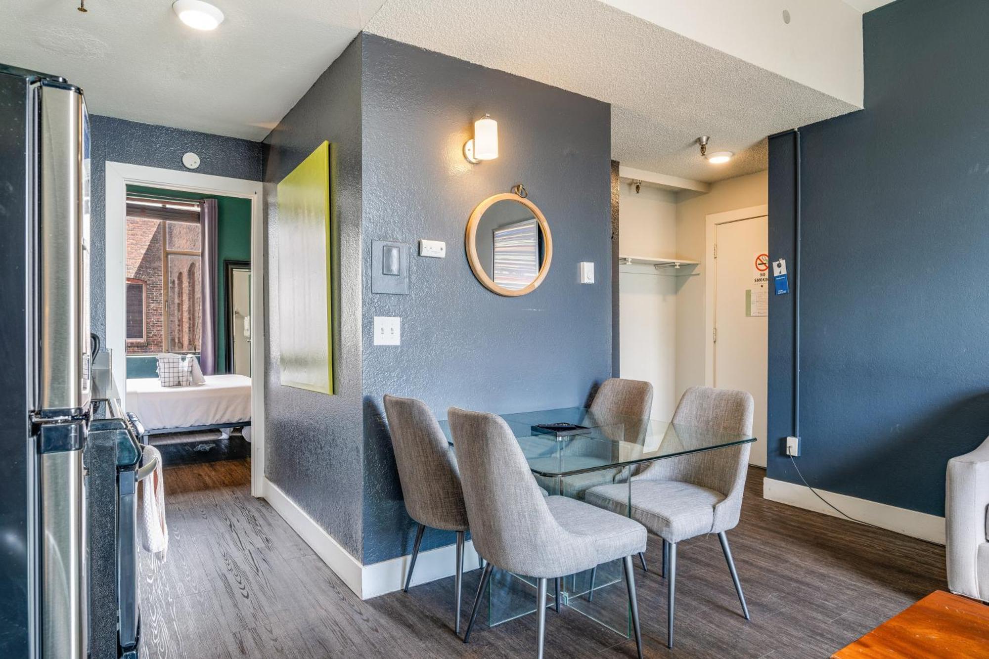 Oxford Apartment By At Mine Hospitality Seattle Bagian luar foto