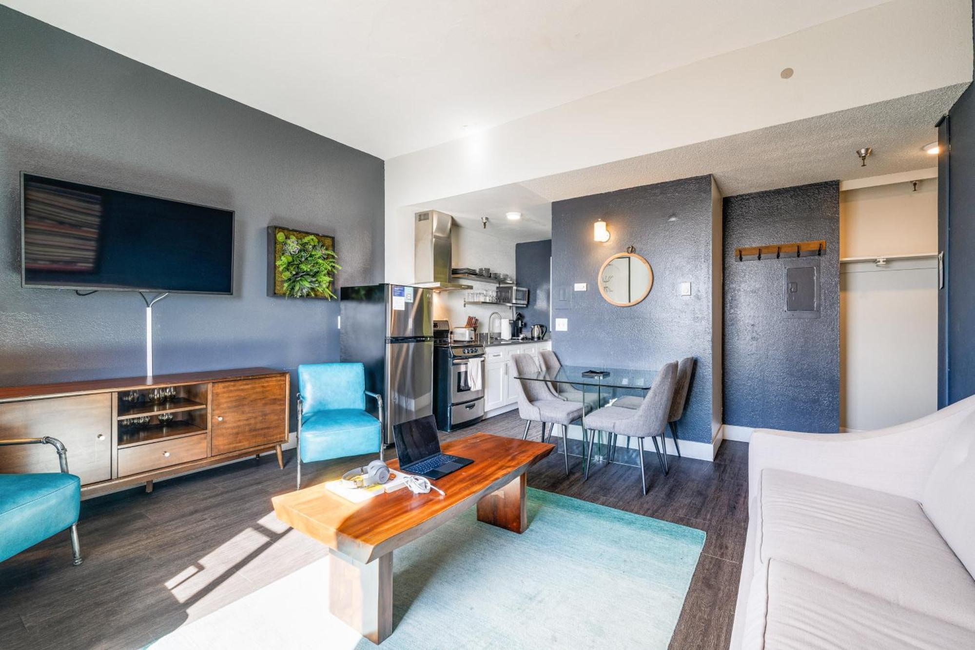 Oxford Apartment By At Mine Hospitality Seattle Bagian luar foto